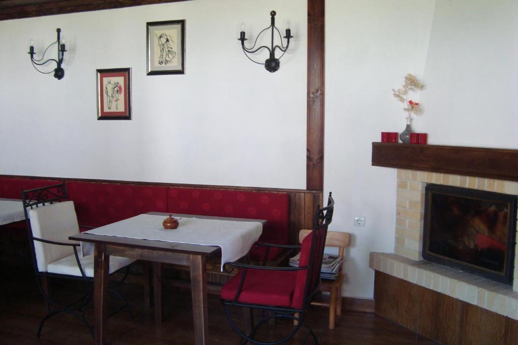 Guest House Astra Koprivshtitsa Esterno foto